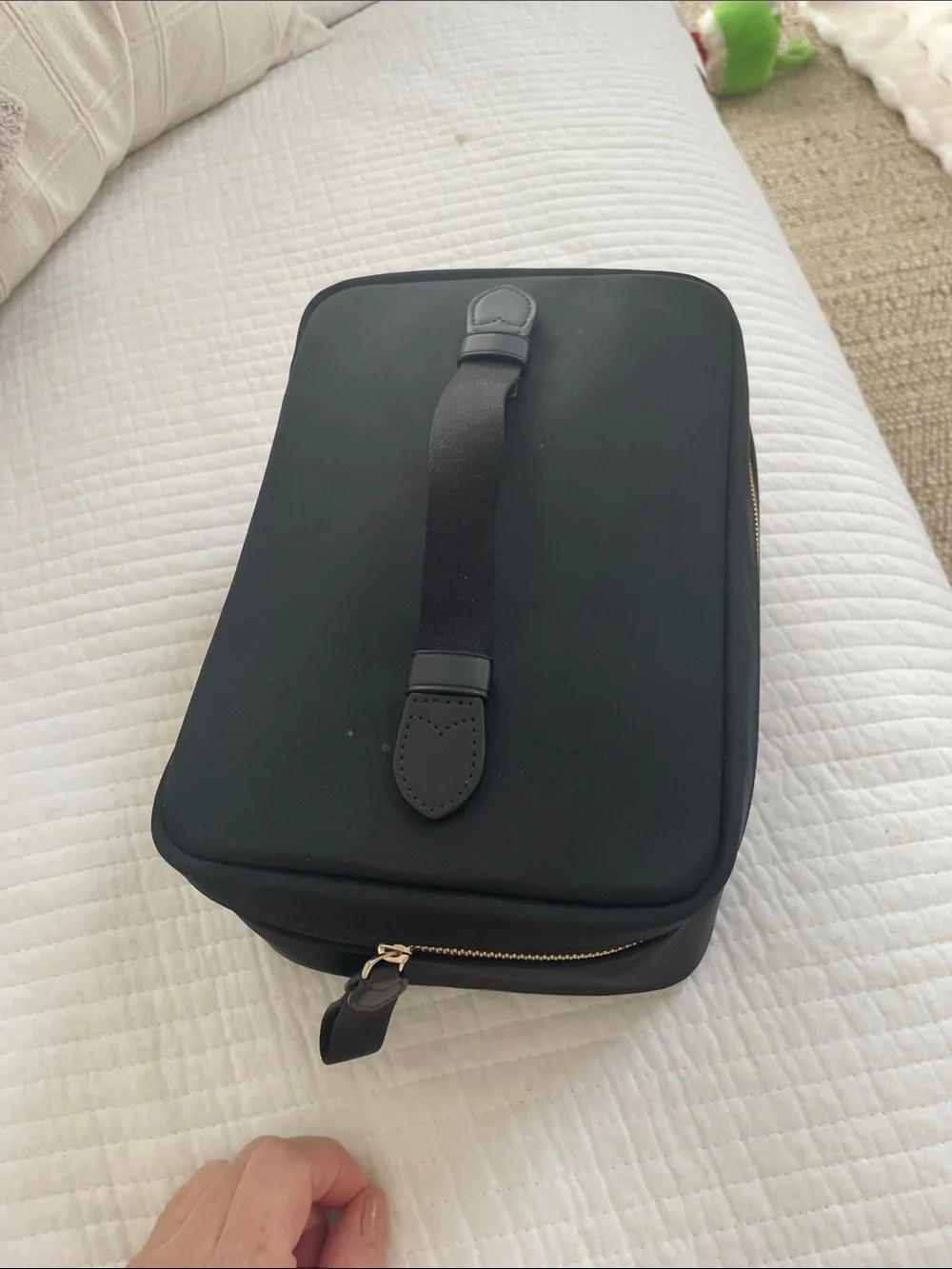kate spade Black Gold-Trim Cosmetic Case